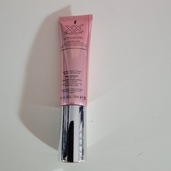XX REVOLUTION GLOW FIXX GLOW ALL DAY PRIMER Universal Color - Picture 11 of 13